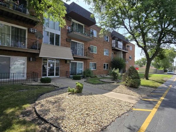 11245 S Harlem Avenue , Unit B1, Worth, IL 60482