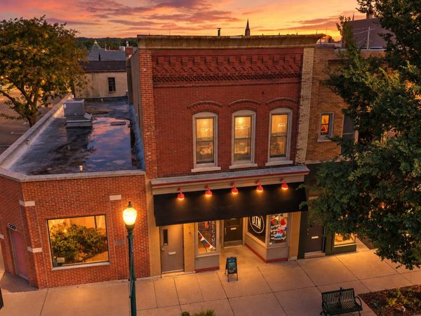 228 W Main Street , Ottawa, IL 61350