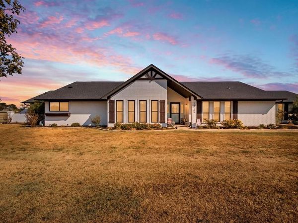 20185 Willow Glade Circle , Pilot Point, TX 76258