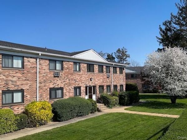 405 East Main Street , Unit 405-01, Bay Shore, NY 11706