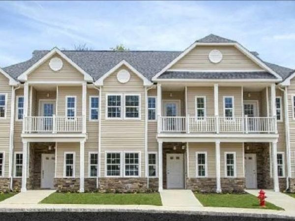 3025 Sunrise Highway , Unit 7, Islip Terrace, NY 11752