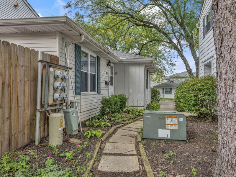 2815 Avati Drive , Columbus, OH 43207 Photo 2