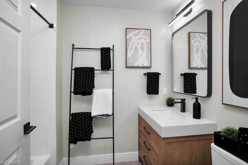 1252 Rialto Way , Unit 102, Naples, FL 34114 Photo