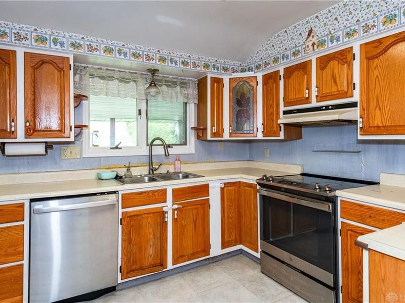 130 Rosewood Drive, Dayton, OH 45415 Photo 7