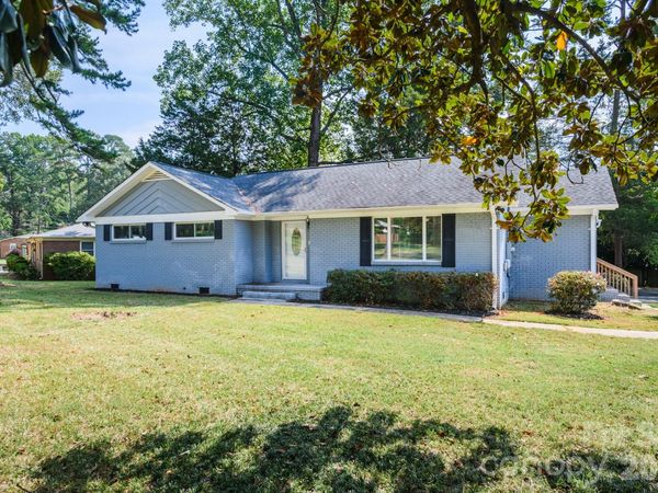 6414 Elmwood Circle, Charlotte, NC 28214