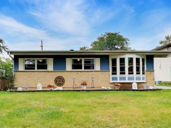 2307 Fulle Street , Rolling Meadows, IL 60008