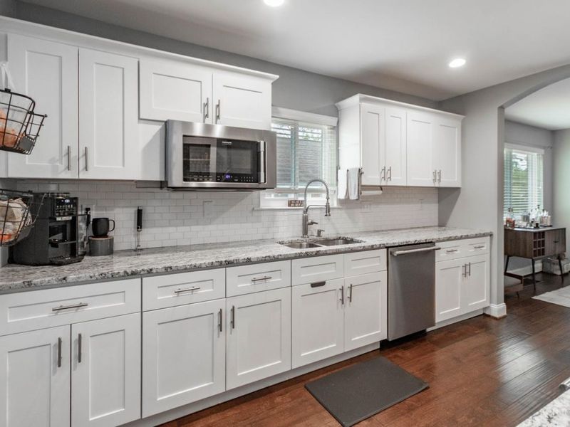 7086 Shawnee Run Road, Madeira, OH 45243 Photo 18