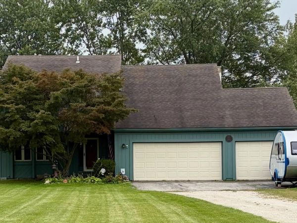 8260 Arquette Road, Oregon, OH 43616