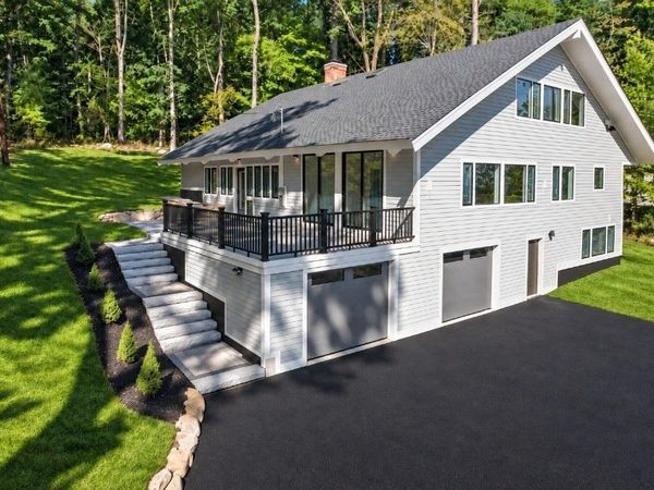 8 Irene Rd, Bedford, MA 01730