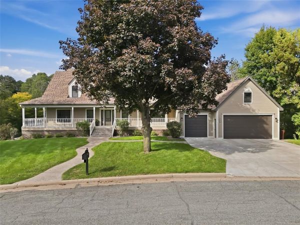 3920 Woodcrest Court, Eau Claire, WI 54701