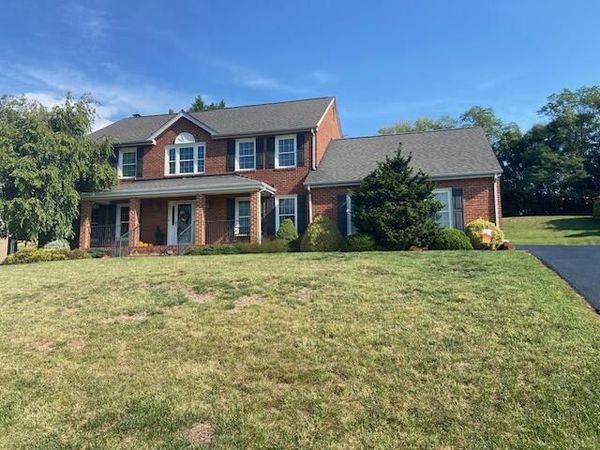 5031 Labradore DR, Roanoke, VA 24012