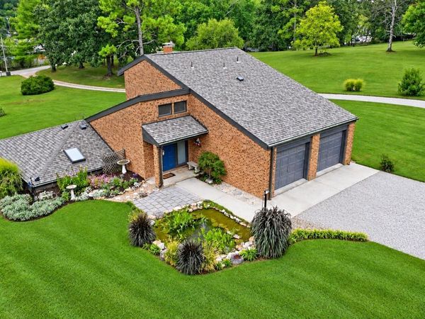 717 Lane Street , Willow Springs, MO 65793