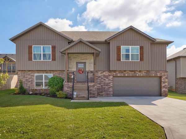 1106 S Swift Avenue , Ozark, MO 65721