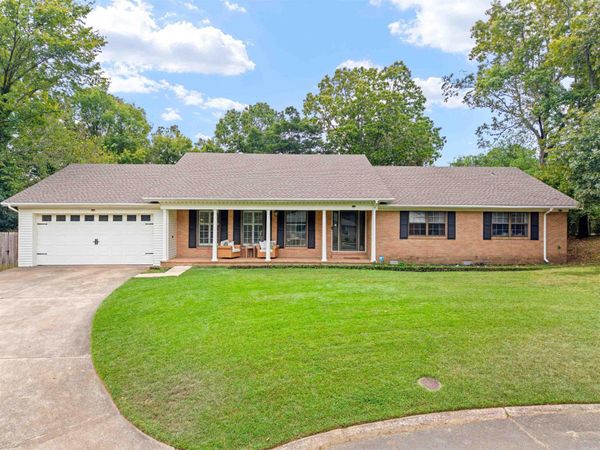 21 Shore Point Road, North Little Rock, AR 72116