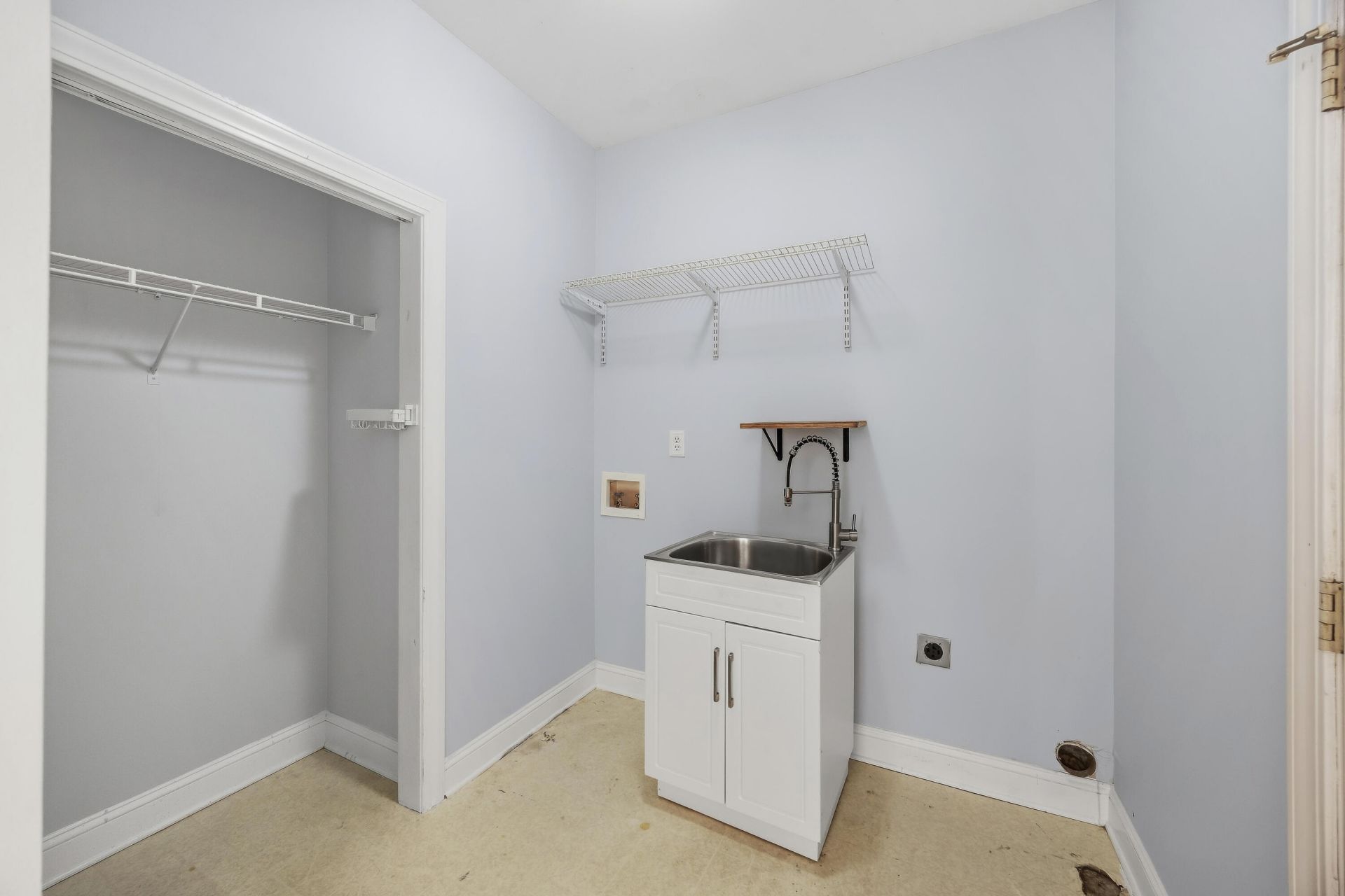 541 Woodspring Road Photo 22
