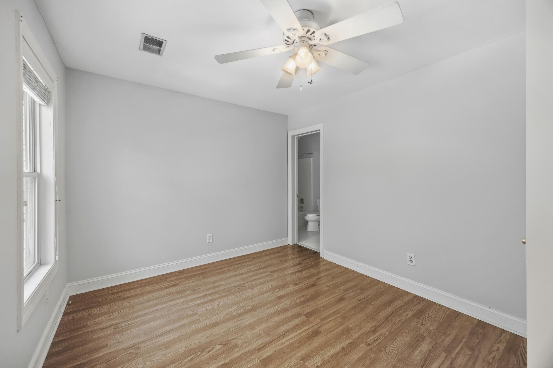 541 Woodspring Road Photo 33