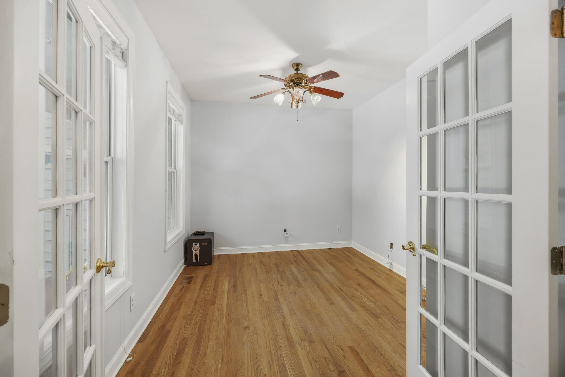 541 Woodspring Road Photo 5