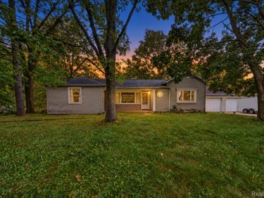 1730 Haslett Road, Meridian Township, Mi 48840