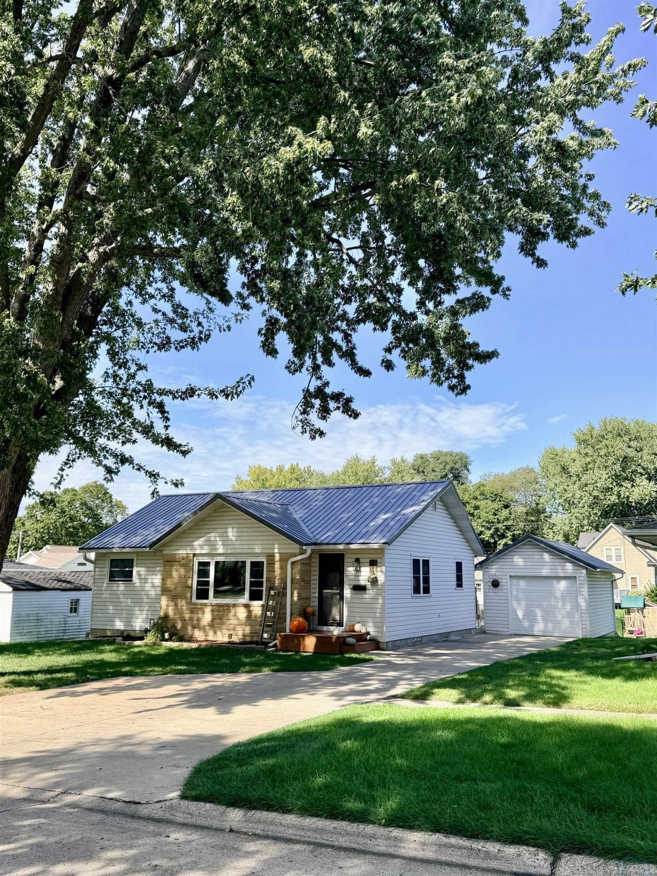 313 W 4th St, Alta, IA 51002 Main Photo