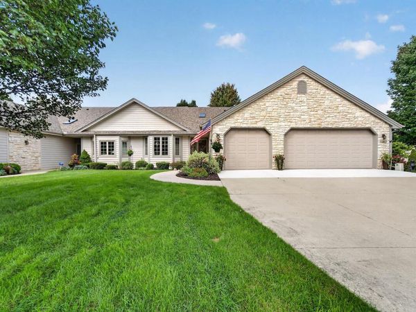 520 Green Valley DRIVE, Mount Pleasant, WI 53406