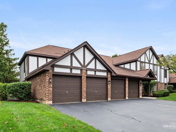 835 Farnham Lane, Unit D, Wheaton, IL 60189