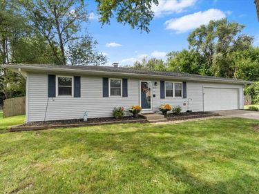 51555 Forestbrook Avenue, South Bend, IN 46637