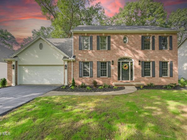 8342 Country Brook Drive , Holland, OH 43528