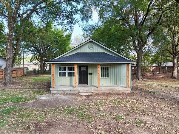 804 Johnson Street , Clarksville, AR 72830