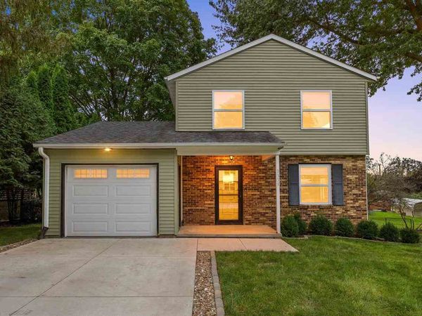 1339 E Bloomington, Iowa City, IA 52245