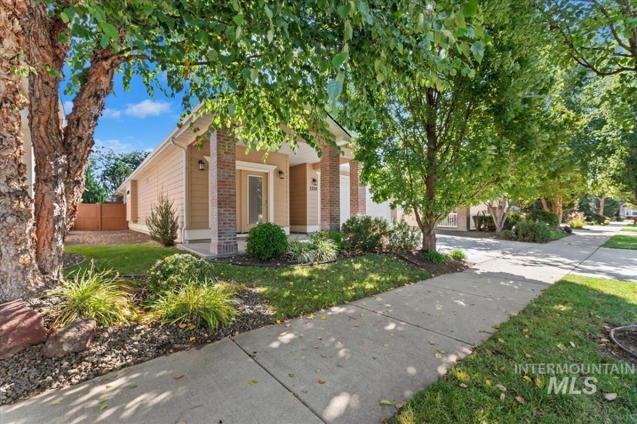 3328 N Sheephorn Ave, Meridian, ID 83646 Main Photo