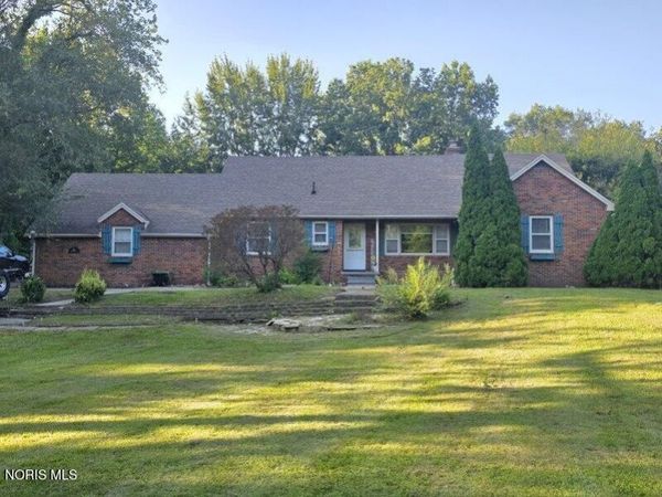 9062 Angola Road , Holland, OH 43528