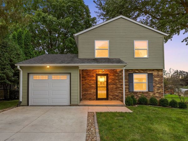 1339 E Bloomington Street , Iowa City, IA 52245