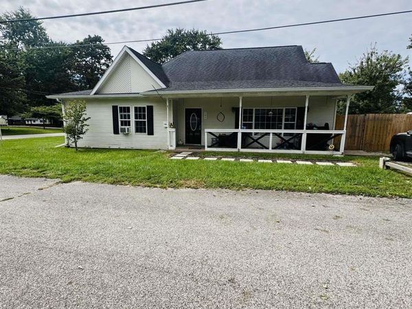 103 W Vine Street, Mitchell, IN 47446