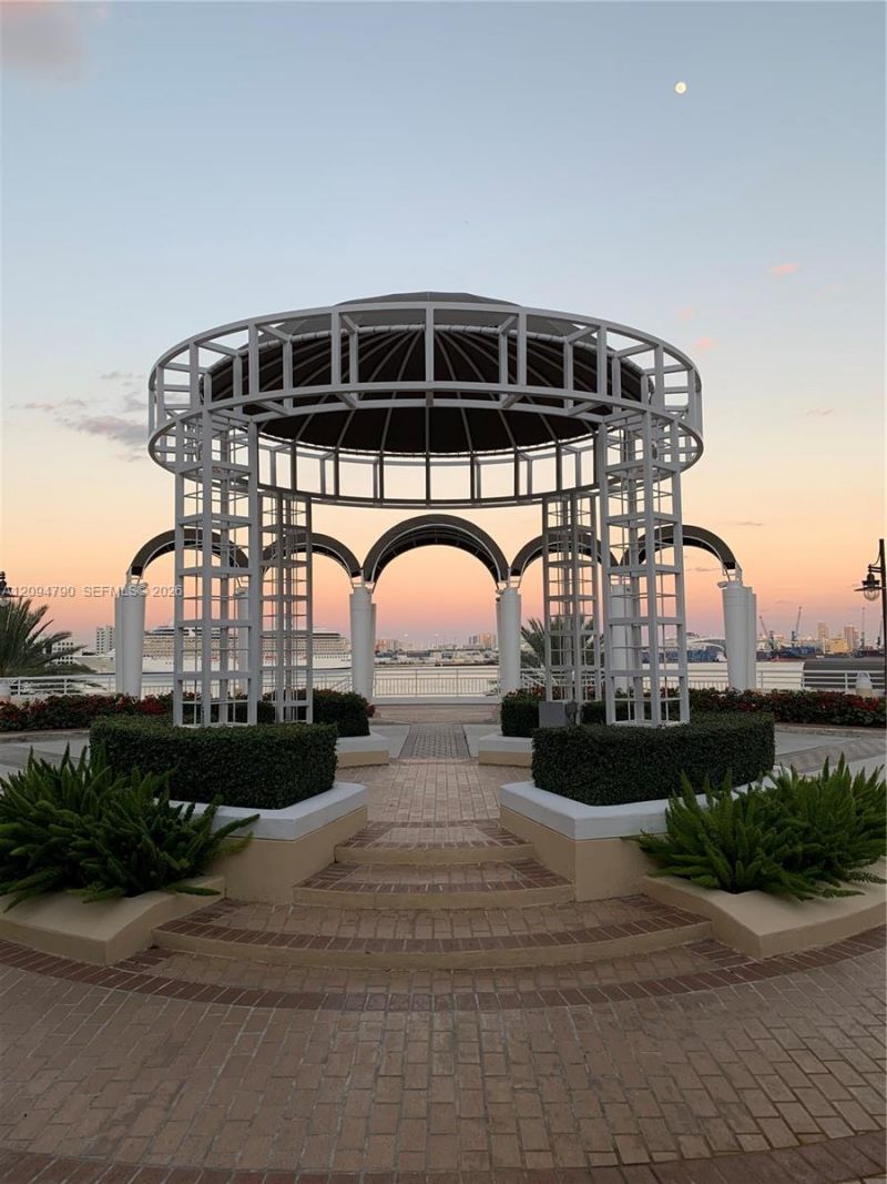 808 Brickell Key Dr, Unit 2903, Miami, FL 33131 Photo