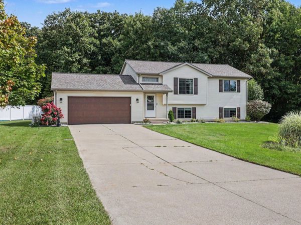 7423 High Timber Drive, Greenville, MI 48838