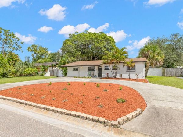 5601 BAY STREET NE, ST PETERSBURG, FL 33703