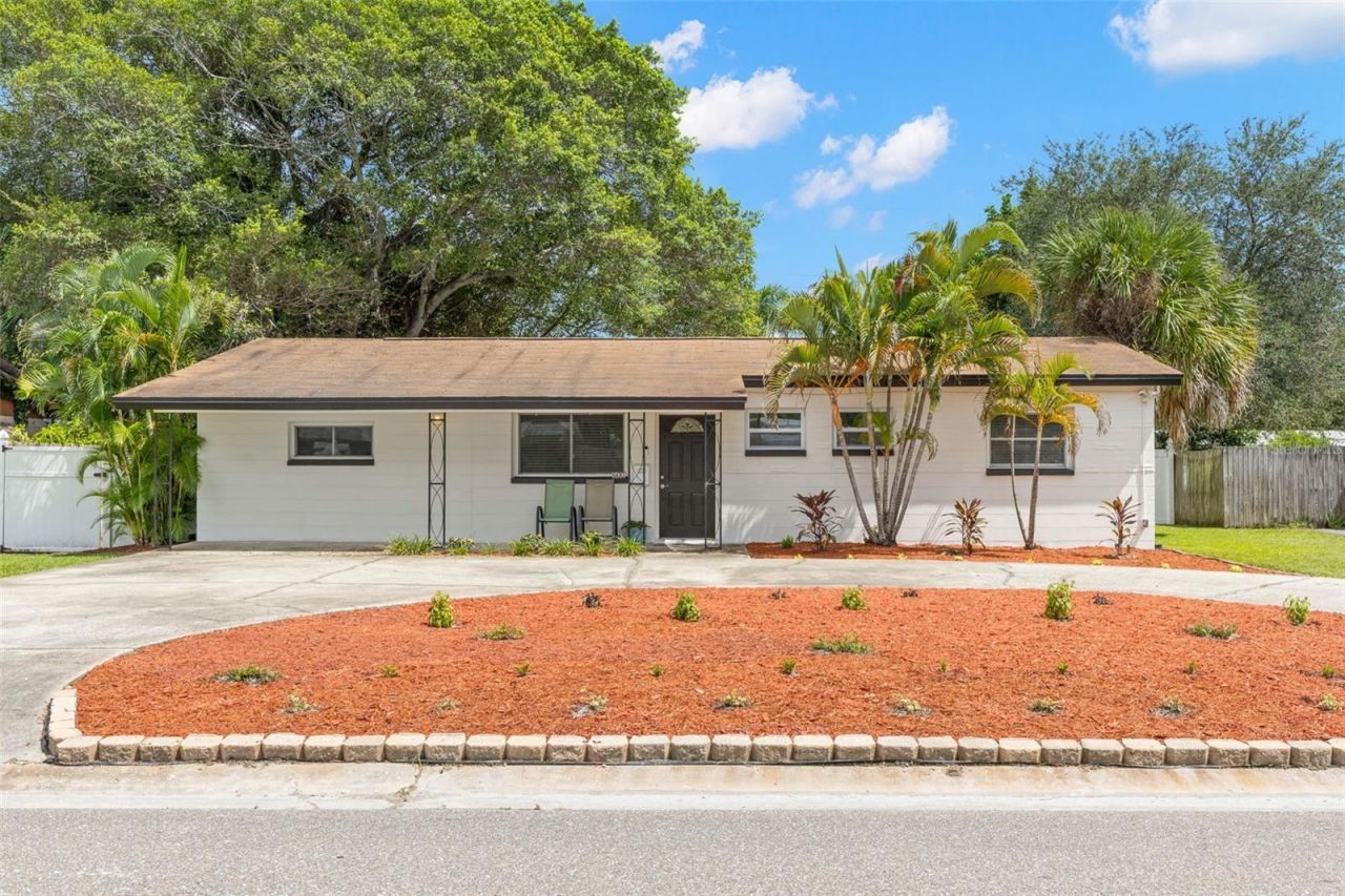 5601 Bay Street Ne, Saint Petersburg, FL 33703 Main Photo