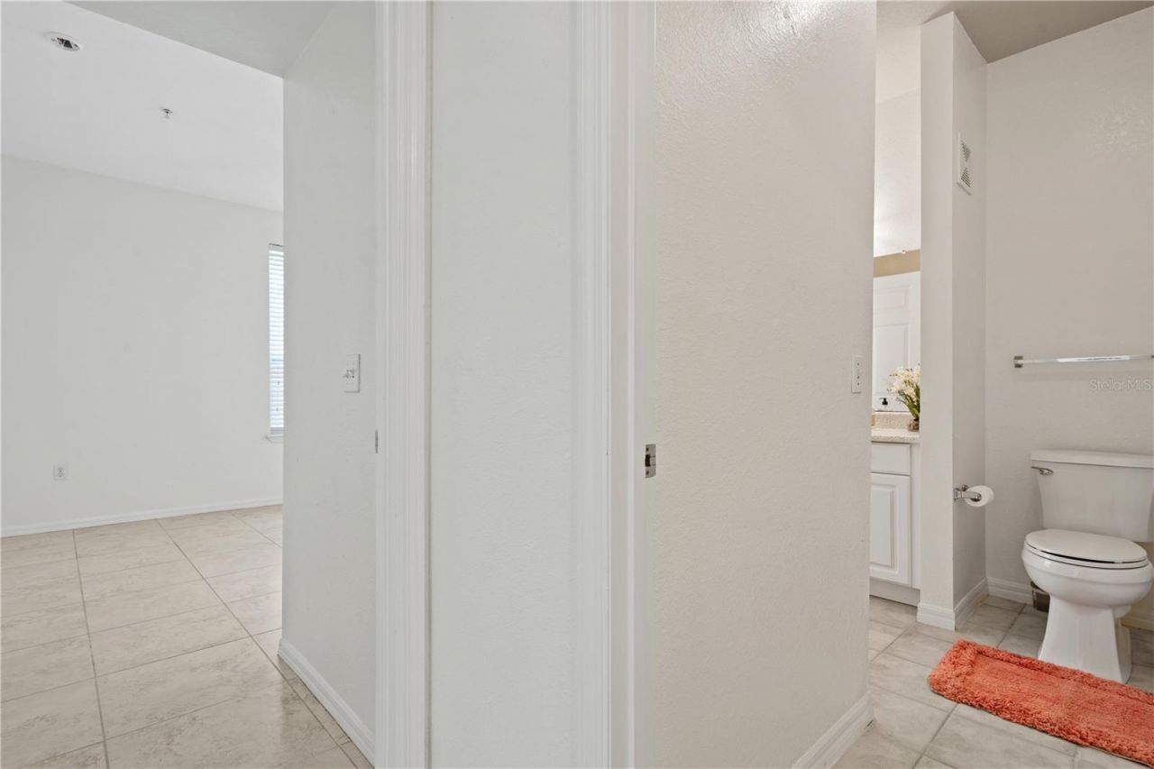 5561 Rosehill Road, Unit 103, Sarasota, FL 34233 Photo