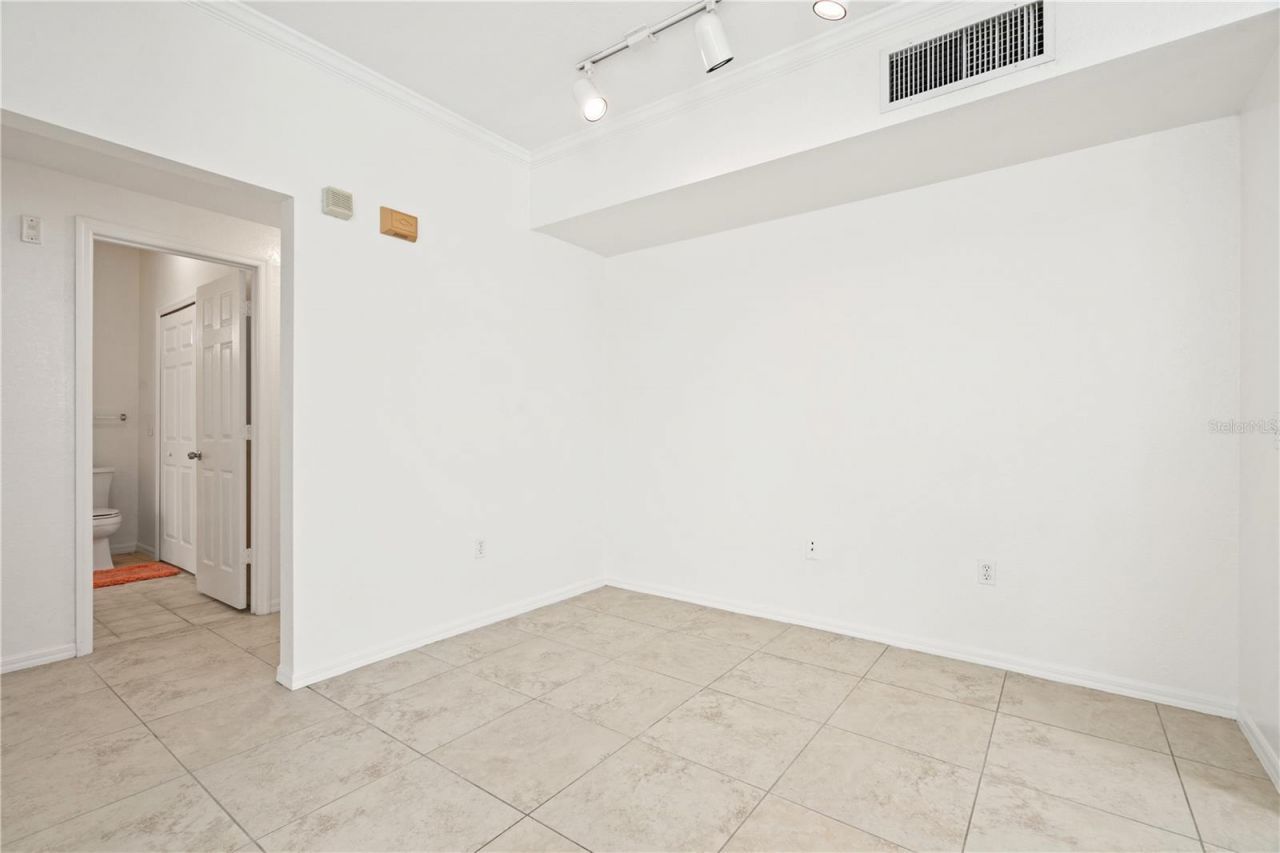 5561 Rosehill Road, Unit 103, Sarasota, FL 34233 Photo
