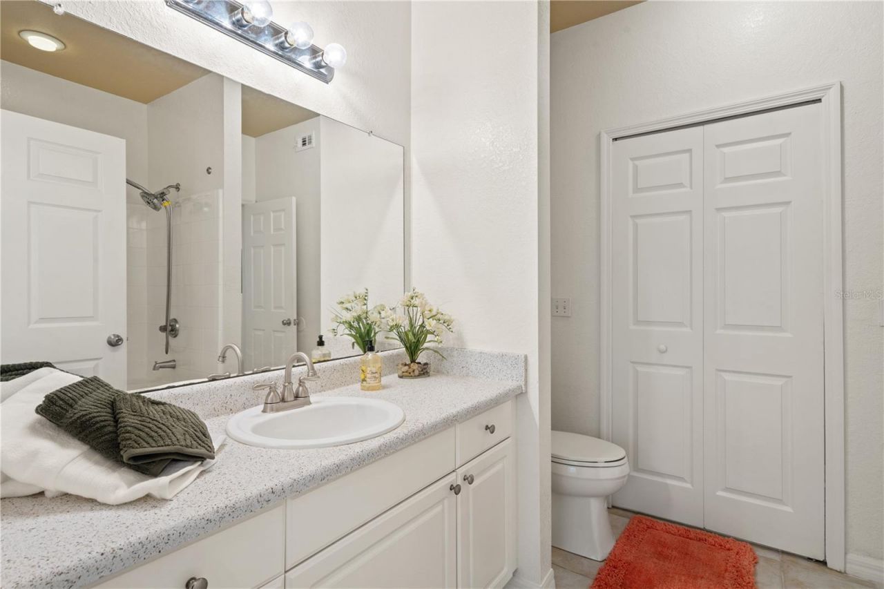 5561 Rosehill Road, Unit 103, Sarasota, FL 34233 Photo