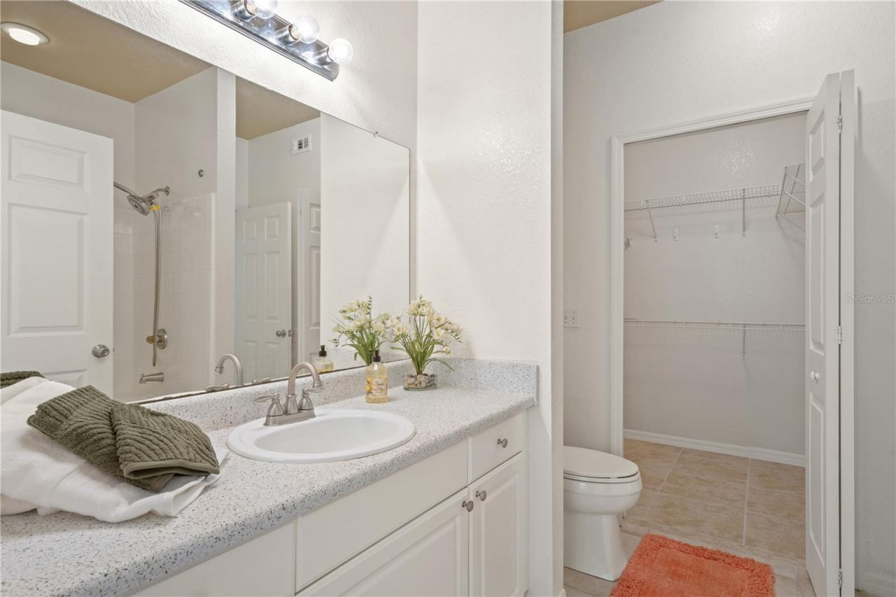 5561 Rosehill Road, Unit 103, Sarasota, FL 34233 Photo