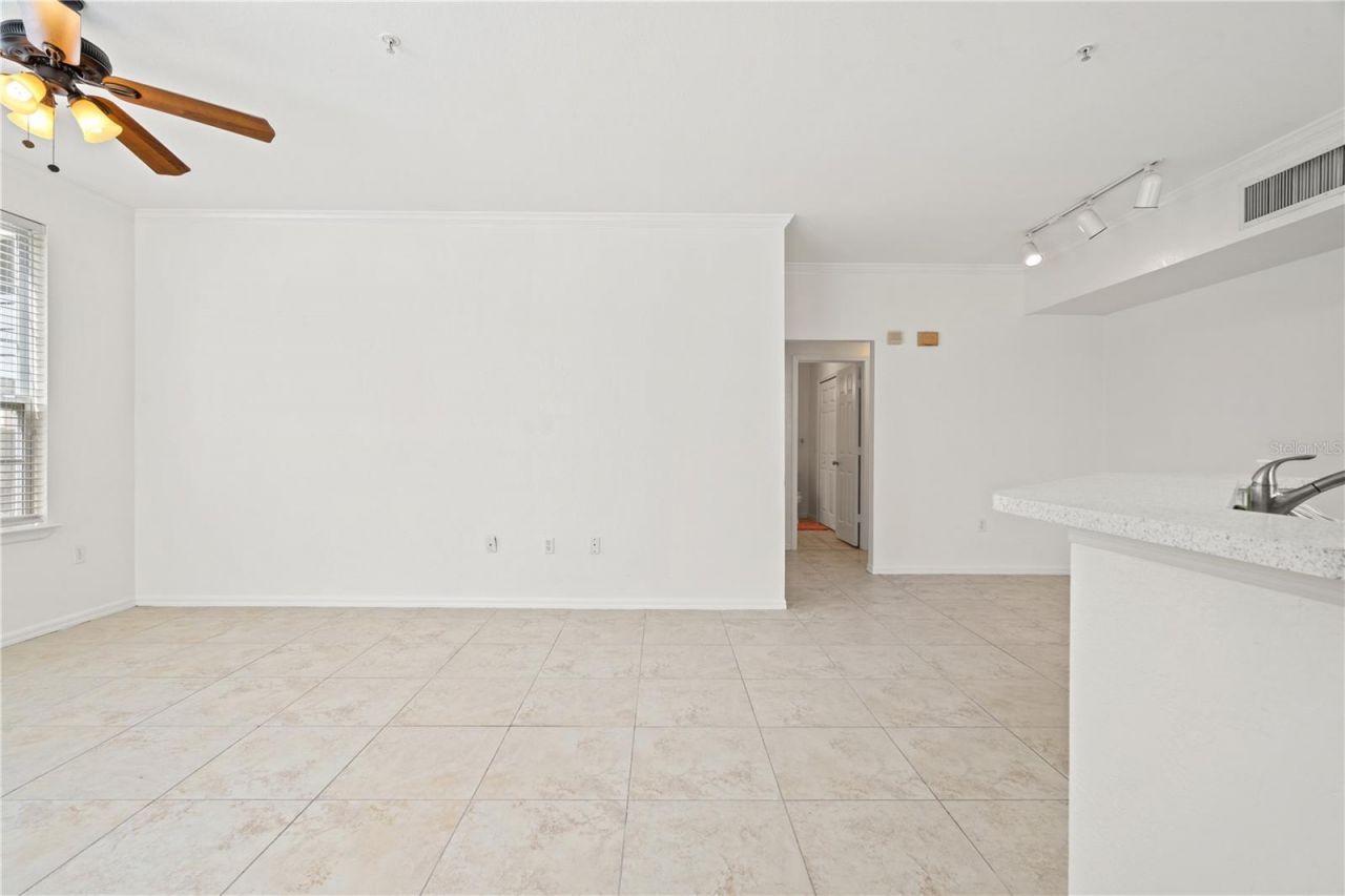 5561 Rosehill Road, Unit 103, Sarasota, FL 34233 Photo