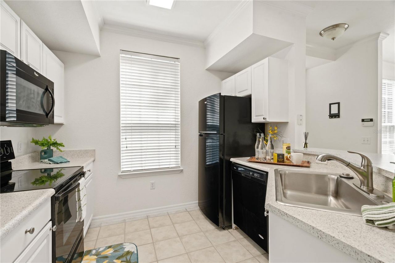 5561 Rosehill Road, Unit 103, Sarasota, FL 34233 Photo