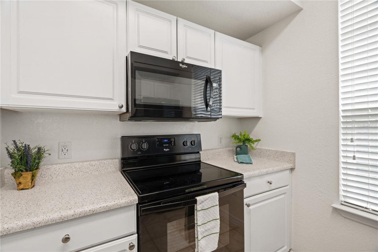 5561 Rosehill Road, Unit 103, Sarasota, FL 34233 Photo