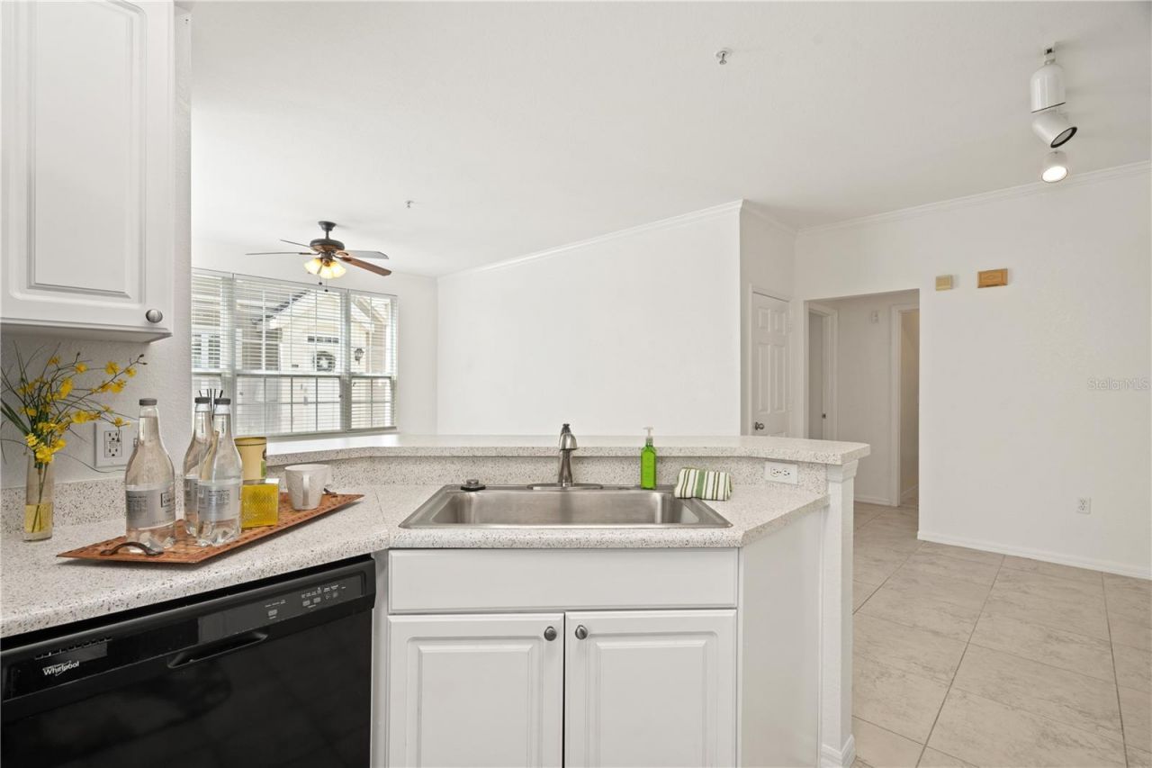 5561 Rosehill Road, Unit 103, Sarasota, FL 34233 Photo