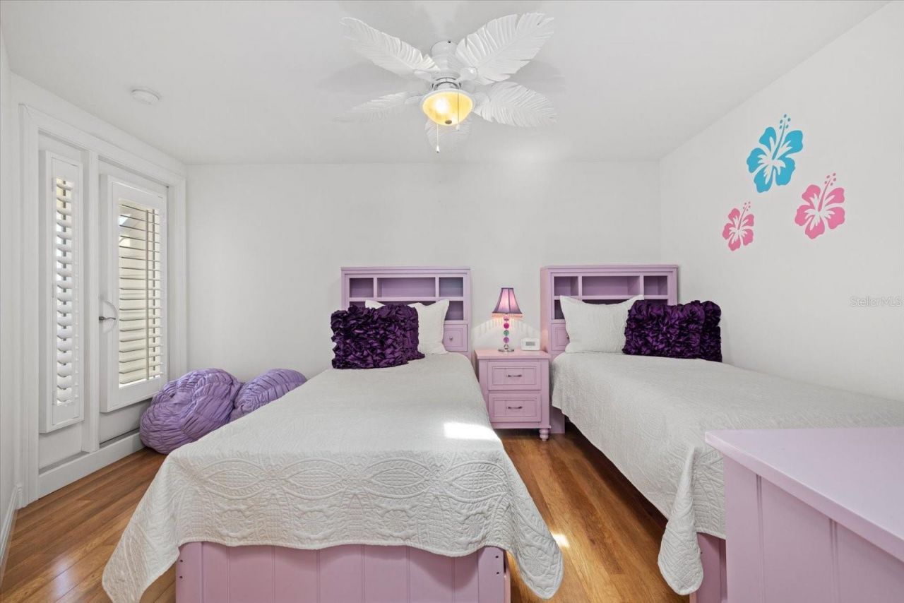 548 Beach Road, Unit A, Sarasota, FL 34242 Photo