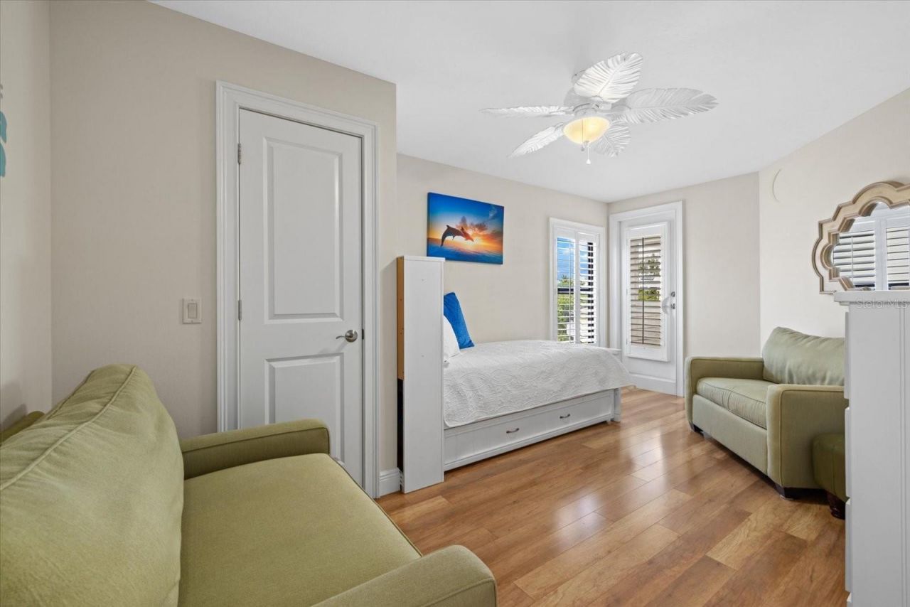 548 Beach Road, Unit A, Sarasota, FL 34242 Photo