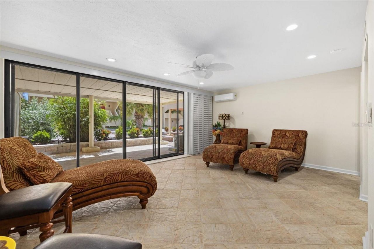 548 Beach Road, Unit A, Sarasota, FL 34242 Photo