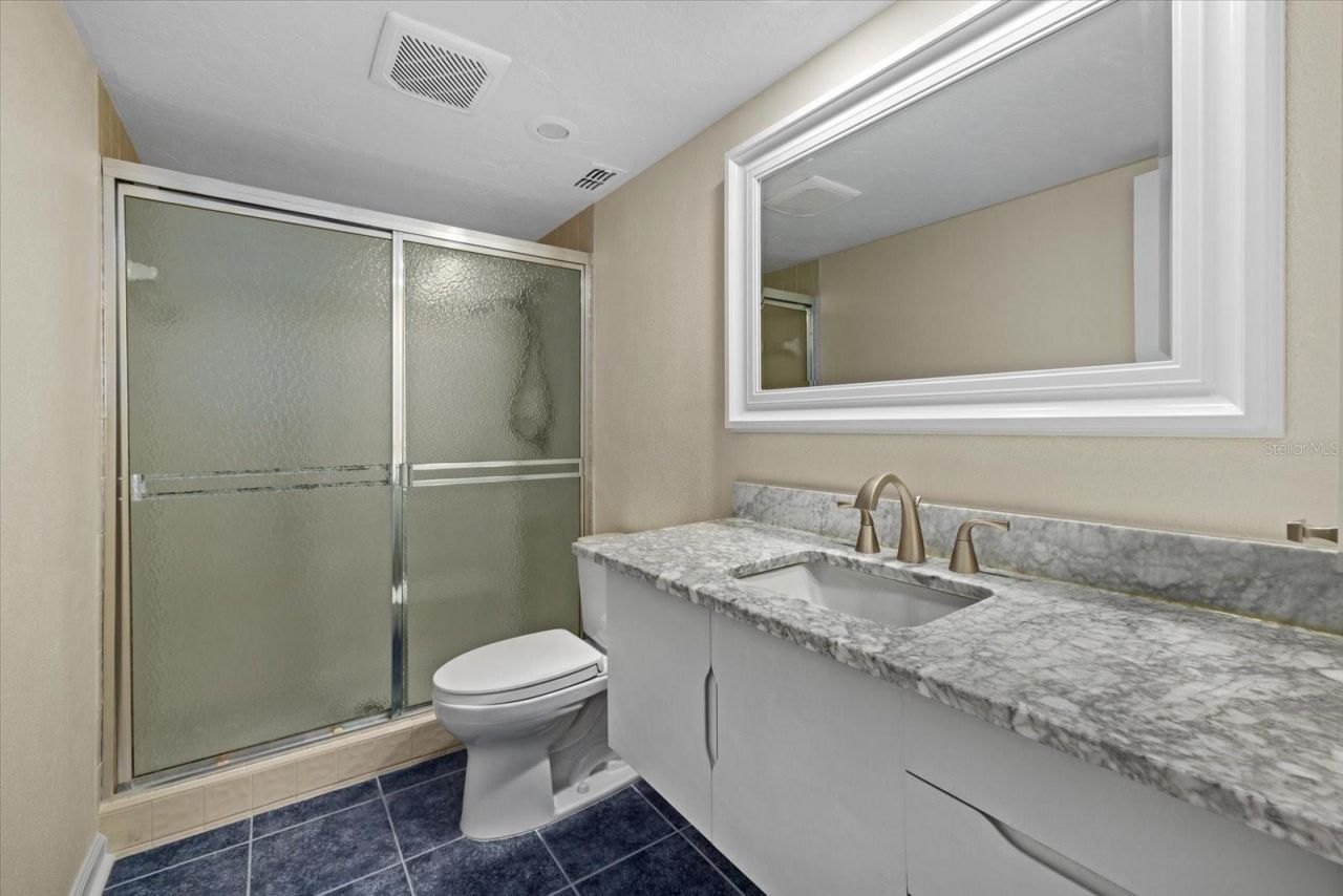 548 Beach Road, Unit A, Sarasota, FL 34242 Photo