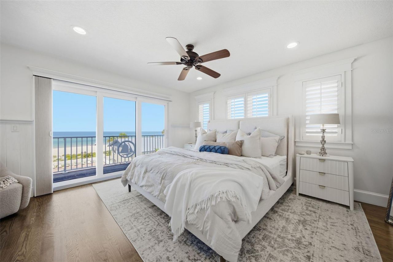 3014 Avenue E, Holmes Beach, FL 34217 Photo